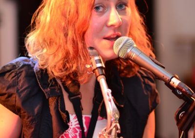Barbara Burghart Gesang Saxofon Gitarre